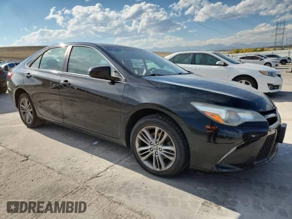 2017 Toyota Camry LE z VIN 4T1BF1FKXHU747935, wystawiony jako Copart lot #86135135 z przebiegiem 126 184 mil mil oraz Szkoda całkowita • Salvage title. Historia ofert i sprzedaży dostępna na DreamBid. Obrazek 4.