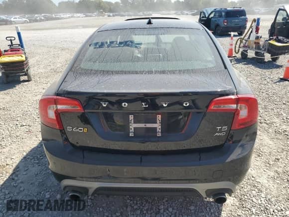 2017 Volvo S60 Dynamic с VIN YV140MTL4H2427058, выставлен на аукционе Copart как лот 80068885 с пробегом 79 991 миль миль и Списание • Salvage title. История ставок и продаж доступна на DreamBid. Изображение 6.