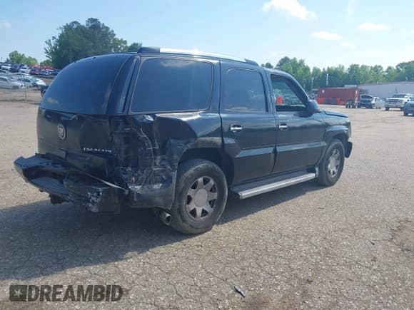 2006 Cadillac Escalade z VIN 1GYEC63N76R155487, wystawiony jako IAAI lot #42137776 z przebiegiem 420 278 mil mil oraz . Historia ofert i sprzedaży dostępna na DreamBid. Obrazek 4.