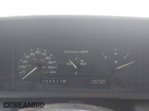 1993 Chevrolet Cavalier RS z VIN 1G1JC5446P7127142, wystawiony jako IAAI lot #42982645 z przebiegiem 98 647 mil mil oraz . Historia ofert i sprzedaży dostępna na DreamBid. Obrazek 7.