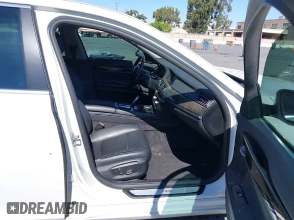 2013 BMW 7 Series 740Li with VIN WBAYE4C56DD137068, listed as a IAAI auction lot 43089051 with 161,989 mi miles and . Bid and sale history available at DreamBid. Image 5.