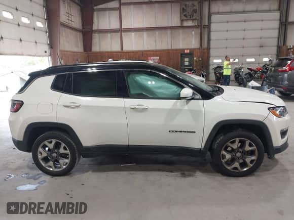2020 Jeep Compass Limited with VIN 3C4NJDCB0LT154061, listed as a IAAI auction lot 43229414 with 88,154 mi miles and . Bid and sale history available at DreamBid. Image 13.