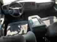 2001 Chevrolet Silverado 2500 с VIN 1GCGK29U51Z185752, выставлен на аукционе Copart как лот 51232125 с пробегом 205 401 миль миль и Списание • Salvage title. История ставок и продаж доступна на DreamBid. Изображение 8.