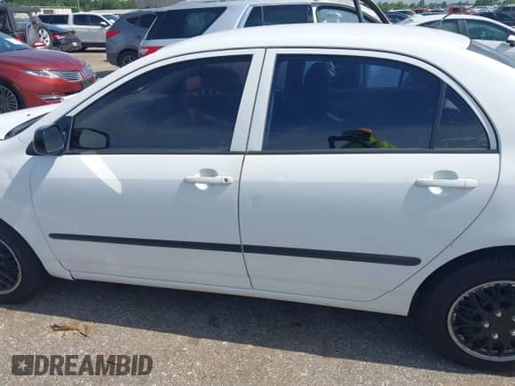 2004 Toyota Corolla CE z VIN 1NXBR32E94Z201284, wystawiony jako IAAI lot #42733984 z przebiegiem 255 300 mil mil oraz . Historia ofert i sprzedaży dostępna na DreamBid. Obrazek 14.