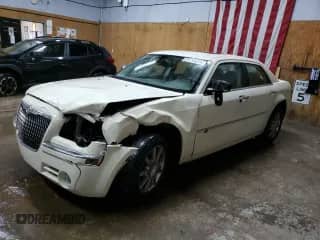 2010 Chrysler 300 C с VIN 2C3CK6CT4AH113824, выставлен на аукционе Copart как лот 71716324 с пробегом 217 296 миль миль и Чистый • Clean title. История ставок и продаж доступна на DreamBid. Изображение 1.