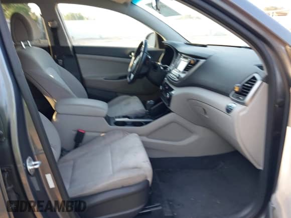 2016 Hyundai Tucson Sport z VIN KM8J33A2XGU142271, wystawiony jako IAAI lot #43153143 z przebiegiem 133 699 mil mil oraz . Historia ofert i sprzedaży dostępna na DreamBid. Obrazek 5.