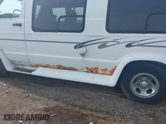 2002 Dodge Cargo with VIN 2B6HB11Y52K125122, listed as a IAAI auction lot 42017425 with 102,699 mi miles and . Bid and sale history available at DreamBid. Image 6.