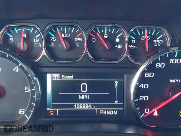 2014 Chevrolet Silverado 1500 LT z VIN 3GCUKREC8EG257977, wystawiony jako IAAI lot #42699776 z przebiegiem 132 224 mil mil oraz . Historia ofert i sprzedaży dostępna na DreamBid. Obrazek 7.