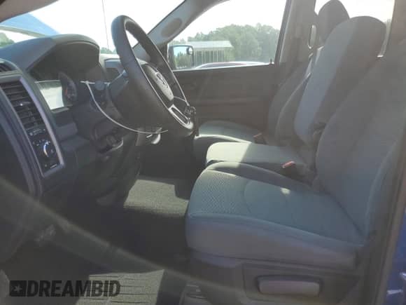 2017 Ram 1500 Express с VIN 1C6RR6FG4HS556338, выставлен на аукционе Copart как лот 61383865 с пробегом 40 606 миль миль и Списание • Salvage title. История ставок и продаж доступна на DreamBid. Изображение 7.