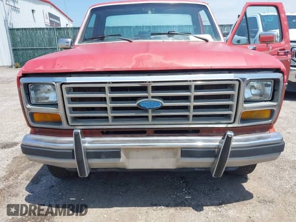 1986 Ford F-150 z VIN 1FTEF15N6GKB85538, wystawiony jako IAAI lot #42737938 z przebiegiem 57 187 mil mil oraz . Historia ofert i sprzedaży dostępna na DreamBid. Obrazek 6.