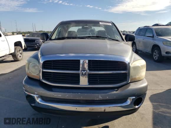 2006 Dodge 1500 ST z VIN 1D7HA18N06J114398, wystawiony jako Copart lot #89273225 z przebiegiem 357 438 mil mil oraz Szkoda całkowita • Salvage title. Historia ofert i sprzedaży dostępna na DreamBid. Obrazek 5.