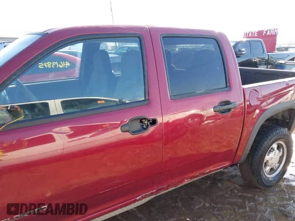 2005 Chevrolet Colorado 1SB LS Z85 with VIN 1GCDT136758168824, listed as a IAAI auction lot 41613875 with 184,633 mi miles and . Bid and sale history available at DreamBid. Image 14.