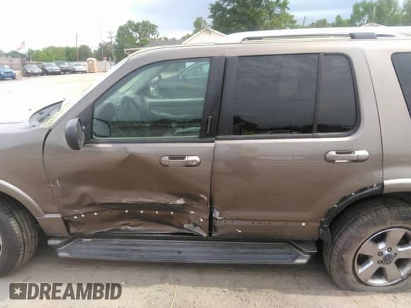 2003 Ford Explorer with VIN 1FMZU65K43UA92733, listed as a IAAI auction lot 42093512 with 201,805 mi miles and . Bid and sale history available at DreamBid. Image 14.