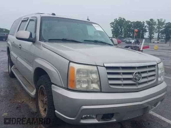 2005 Cadillac Escalade ESV with VIN 3GYFK66NX5G147854, listed as a IAAI auction lot 42375952 with Not provided miles and . Bid and sale history available at DreamBid. Image 1.