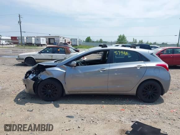2013 Hyundai Elantra с VIN KMHD35LE3DU071071, выставлен на аукционе IAAI как лот 42657946 с пробегом 102 805 миль миль и . История ставок и продаж доступна на DreamBid. Изображение 14.