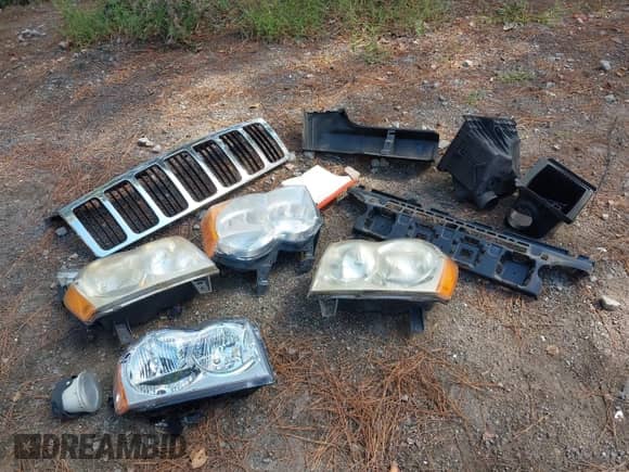 2005 Jeep Grand Cherokee Limited with VIN 1J8HR58285C690011, listed as a IAAI auction lot 43329330 with 114,721 mi miles and . Bid and sale history available at DreamBid. Image 12.