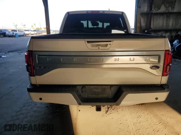 2015 Ford F-150 Platinum z VIN 1FTEW1EG6FFA10991, wystawiony jako Copart lot #84592445 z przebiegiem 201 641 mil mil oraz Szkoda całkowita • Salvage title. Historia ofert i sprzedaży dostępna na DreamBid. Obrazek 6.