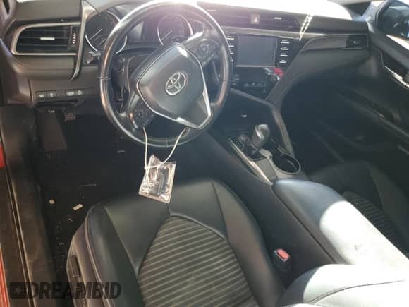 2019 Toyota Camry SE z VIN 4T1B11HK7KU249646, wystawiony jako Copart lot #80287225 z przebiegiem Nie podano mil oraz Szkoda całkowita • Salvage title. Historia ofert i sprzedaży dostępna na DreamBid. Obrazek 8.