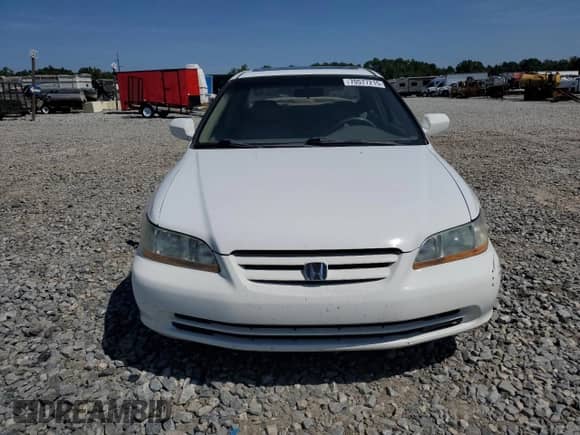 2001 Honda Accord EX z VIN 1HGCG16561A061805, wystawiony jako Copart lot #70577215 z przebiegiem 233 090 mil mil oraz Szkoda całkowita • Salvage title. Historia ofert i sprzedaży dostępna na DreamBid. Obrazek 5.