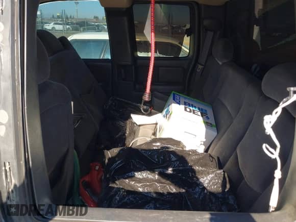 2003 GMC Sierra 1500 SLE с VIN 1GTEK19T33E239228, выставлен на аукционе IAAI как лот 41419065 с пробегом Не указан миль и . История ставок и продаж доступна на DreamBid. Изображение 8.