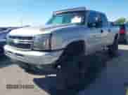 2006 Chevrolet Silverado 1500 LT3 z VIN 2GCEK13T661150851, wystawiony jako IAAI lot #43264646 z przebiegiem 238 347 mil mil oraz . Historia ofert i sprzedaży dostępna na DreamBid. Obrazek 17.