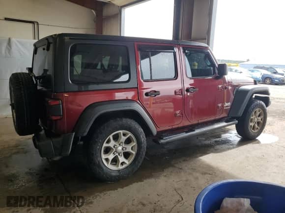 2021 Jeep Wrangler Unlimited Sport Altitude with VIN 1C4HJXDN2MW558837, listed as a Copart auction lot 84416805 with 50,128 mi miles and Salvage title. Bid and sale history available at DreamBid. Image 3.