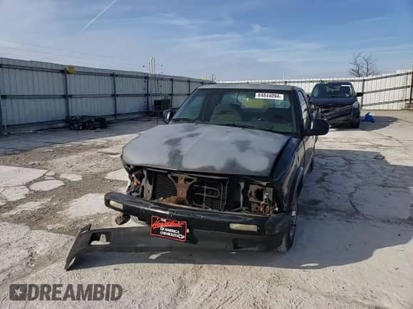 1994 Chevrolet S-10 LS с VIN 1GCCS1945RK167930, выставлен на аукционе Copart как лот 84844094 с пробегом 192 187 миль миль и Списание • Salvage title. История ставок и продаж доступна на DreamBid. Изображение 11.