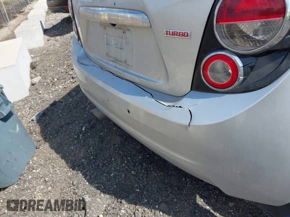 2014 Chevrolet Sonic LTZ с VIN 1G1JE6SB8E4218266, выставлен на аукционе IAAI как лот 42156201 с пробегом 136 054 миль миль и . История ставок и продаж доступна на DreamBid. Изображение 6.