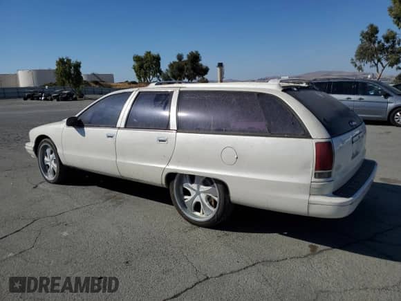1994 Chevrolet Caprice с VIN 1G1BL82P4RR123410, выставлен на аукционе Copart как лот 81672955 с пробегом 222 769 миль миль и Чистый • Clean title. История ставок и продаж доступна на DreamBid. Изображение 2.