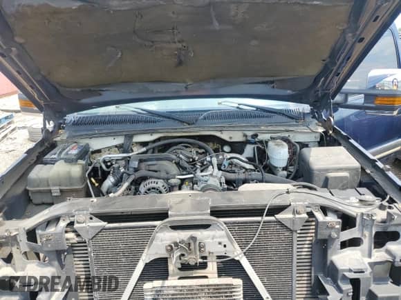 2005 Chevrolet Silverado 2500HD LS with VIN 1GCHK23225F811678, listed as a Copart auction lot 62179325 with 240,366 mi miles and Salvage title. Bid and sale history available at DreamBid. Image 11.