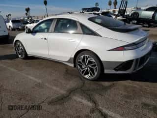 2023 Hyundai Ioniq 6 SEL z VIN KMHM34AA1PA034729, wystawiony jako Copart lot #81629683 z przebiegiem 756 mil mil oraz . Historia ofert i sprzedaży dostępna na DreamBid. Obrazek 2.