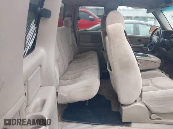 2003 Chevrolet Silverado 1500 LS с VIN 2GCEC19V531322675, выставлен на аукционе IAAI как лот 43379099 с пробегом Не указан миль и . История ставок и продаж доступна на DreamBid. Изображение 8.