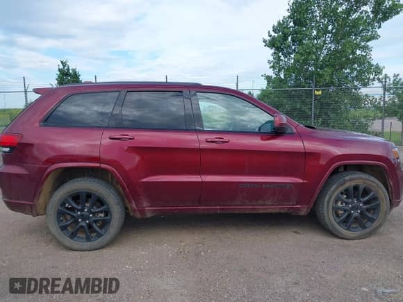 2018 Jeep Grand Cherokee Upland с VIN 1C4RJFAG7JC123748, выставлен на аукционе IAAI как лот 42614238 с пробегом 57 444 миль миль и . История ставок и продаж доступна на DreamBid. Изображение 13.