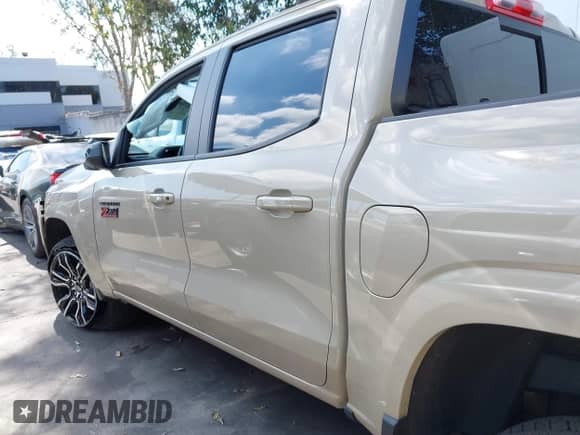 2024 Chevrolet Colorado 4WD Z71 with VIN 1GCPTDEK9R1213687, listed as a IAAI auction lot 43199836 with Not provided miles and . Bid and sale history available at DreamBid. Image 14.