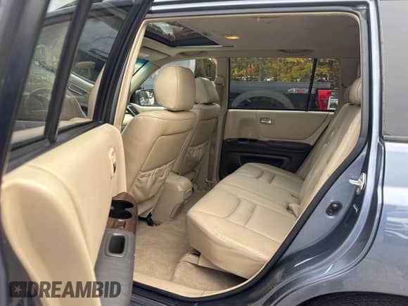 2003 Toyota Highlander с VIN JTEHF21A630155107, выставлен на аукционе IAAI как лот 43461382 с пробегом 276 850 миль миль и . История ставок и продаж доступна на DreamBid. Изображение 8.