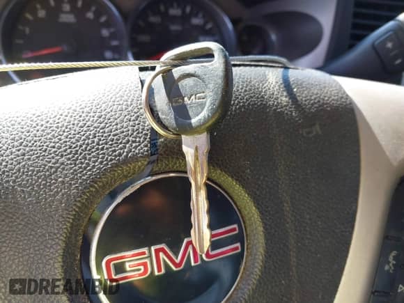 2010 GMC Sierra 1500 SLE with VIN 1GTSCVE04AZ268455, listed as a IAAI auction lot 41005184 with 303,161 mi miles and . Bid and sale history available at DreamBid. Image 11.