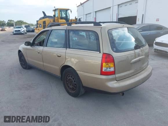 2002 Saturn LW with VIN 1G8JU84F42Y527172, listed as a IAAI auction lot 42803285 with 169,136 mi miles and . Bid and sale history available at DreamBid. Image 3.