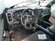 2019 Ram 1500 Big Horn z VIN 1C6SRFBT3KN742429, wystawiony jako Copart lot #70664705 z przebiegiem 72 486 mil mil oraz Szkoda całkowita • Salvage title. Historia ofert i sprzedaży dostępna na DreamBid. Obrazek 8.