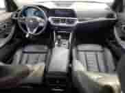 2021 BMW 3 Series 330e xDrive z VIN 3MW5P9J07M8B90988, wystawiony jako Copart lot #50895005 z przebiegiem 35 825 mil mil oraz Szkoda całkowita • Salvage title. Historia ofert i sprzedaży dostępna na DreamBid. Obrazek 8.