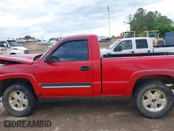 2006 Chevrolet Silverado 1500 Work Truck with VIN 3GCEK14Z56G171281, listed as a IAAI auction lot 42170366 with 279,174 mi miles and . Bid and sale history available at DreamBid. Image 15.