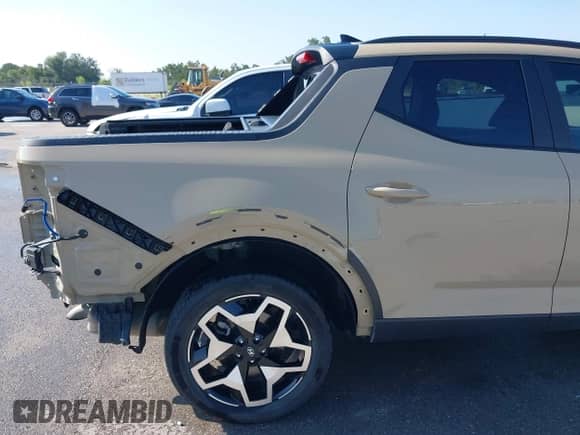 2023 Hyundai Santa Cruz Limited z VIN 5NTJEDAF6PH071136, wystawiony jako IAAI lot #42913930 z przebiegiem 33 057 mil mil oraz . Historia ofert i sprzedaży dostępna na DreamBid. Obrazek 19.