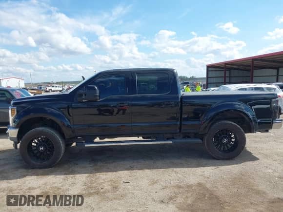 2018 Ford F-250 XL with VIN 1FT7W2BT0JEB59802, listed as a IAAI auction lot 42125940 with 73,654 mi miles and . Bid and sale history available at DreamBid. Image 14.