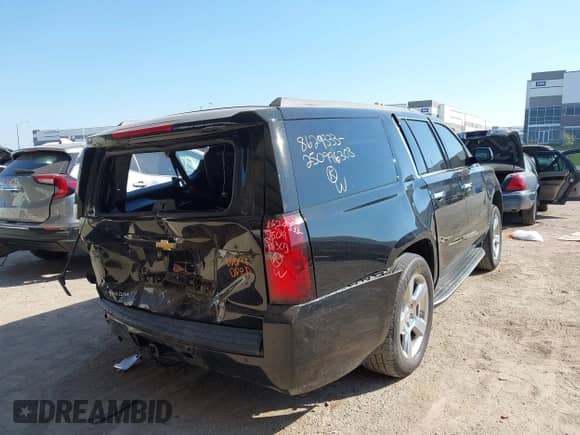 2019 Chevrolet Suburban LT z VIN 1GNSCHKC6KR364869, wystawiony jako IAAI lot #43414630 z przebiegiem 224 035 mil mil oraz . Historia ofert i sprzedaży dostępna na DreamBid. Obrazek 4.