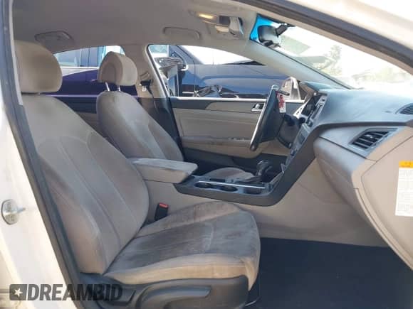 2016 Hyundai Sonata SE с VIN KMHE24L19GA010909, выставлен на аукционе IAAI как лот 43143027 с пробегом 161 632 миль миль и . История ставок и продаж доступна на DreamBid. Изображение 5.