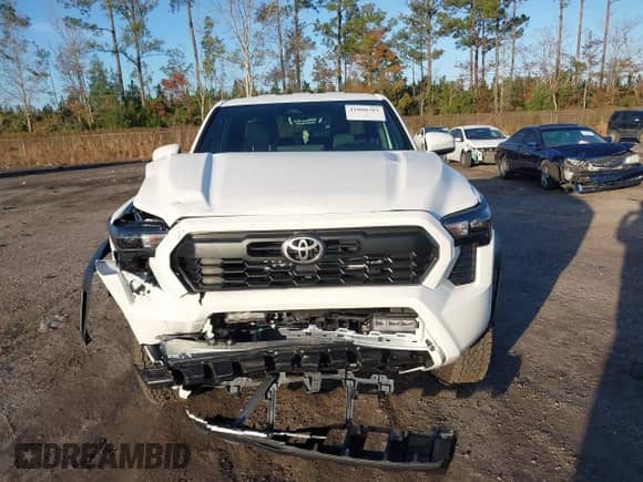 2024 Toyota Tacoma SR5 with VIN 3TYLB5JNXRT041930, listed as a IAAI auction lot 41090783 with 1,237 mi miles and . Bid and sale history available at DreamBid. Image 12.