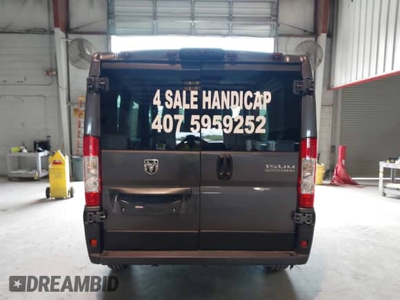 2023 Ram ProMaster Cargo z VIN 3C6LRVNG6PE600276, wystawiony jako IAAI lot #43383251 z przebiegiem 2 941 mil mil oraz . Historia ofert i sprzedaży dostępna na DreamBid. Obrazek 17.