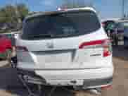 2022 Honda Pilot Touring 7-Passenger z VIN 5FNYF5H64NB015410, wystawiony jako IAAI lot #41776850 z przebiegiem 39 475 mil mil oraz . Historia ofert i sprzedaży dostępna na DreamBid. Obrazek 20.