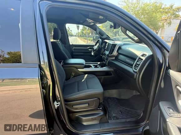 2021 Ram 1500 Big Horn with VIN 1C6RREFM7MN746840, listed as a Copart auction lot 70386855 with 142,992 mi miles and Clean title. Bid and sale history available at DreamBid. Image 5.