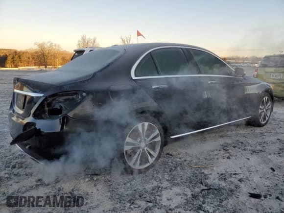 2016 Mercedes-Benz C 350e z VIN 55SWF4HB6GU165454, wystawiony jako Copart lot #86633084 z przebiegiem 146 791 mil mil oraz Szkoda całkowita • Salvage title. Historia ofert i sprzedaży dostępna na DreamBid. Obrazek 3.