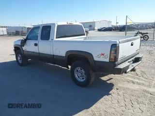 2001 Chevrolet Silverado 2500 z VIN 1GCGK29U81Z218548, wystawiony jako IAAI lot #41442231 z przebiegiem 209 009 mil mil oraz . Historia ofert i sprzedaży dostępna na DreamBid. Obrazek 3.